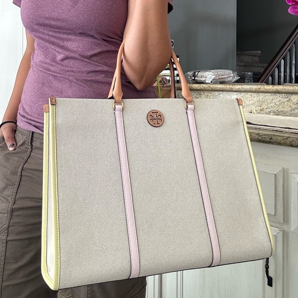 Tory Burch Blake Canvas Jumbo Tote In CANVAS / PINK PASTRY /
PASTEL YELLOW - Picture 11 of 12